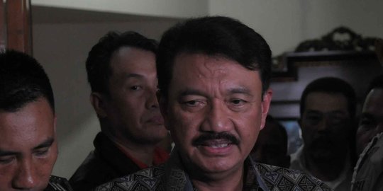 politik dibalik penetapan tersangka komjen budi rev1
