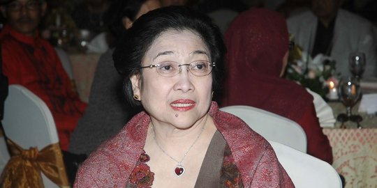 Jokowi di antara Komjen Budi, Megawati dan Surya Paloh