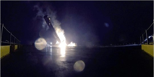 Ini detik-detik roket Space-X meledak setelah gagal 