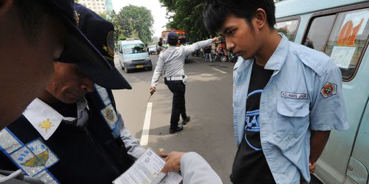 Mulai Senin, tarif angkot di Medan turun jadi Rp 4.600