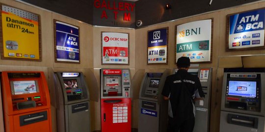 Menko Sofyan protes perbankan terlalu banyak buat ATM