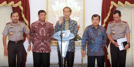 Jokowi terjepit 4 penjuru, jangan sampai bikin Mega marah