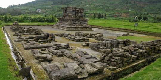 Eksotisme Dieng, wisata sejarah peninggalan Hindu di Jawa Tengah