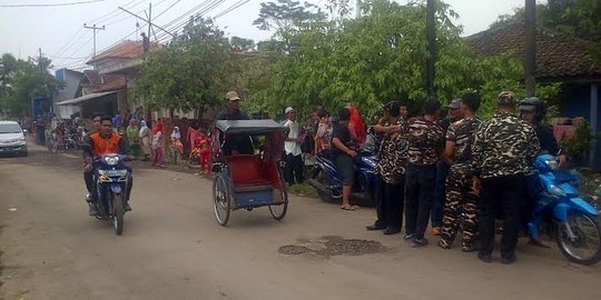 Warga berkumpul tunggu jenazah Rani tiba di kediaman keluarga