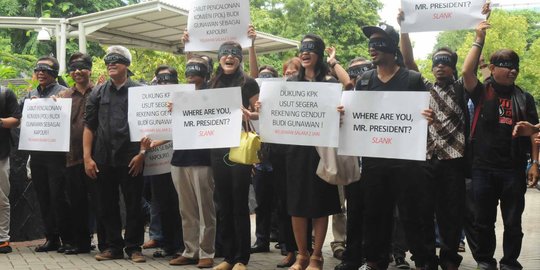 Mahasiswa Blitar demo tolak Kapolri berstatus tersangka