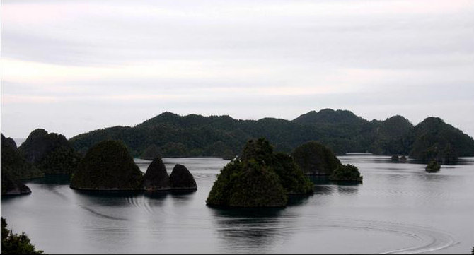 kepulauan wayag pesona wisata terindah di raja ampat