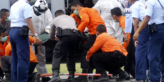 DVI mulai kesulitan, 6 jenazah AirAsia belum teridentifikasi