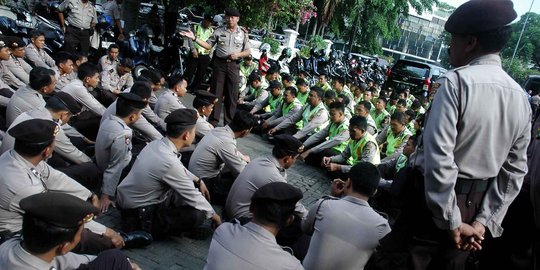 Jeritan para polisi bawahan liat konflik para jenderal