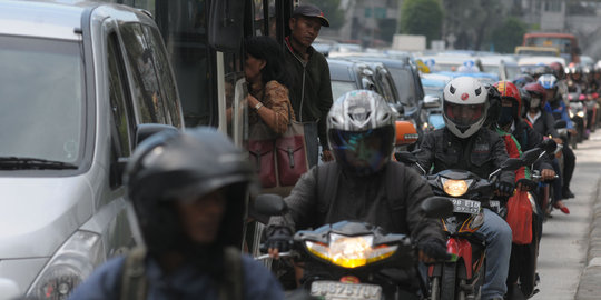 Ahok santai kebijakan motor dilarang lewat HI digugat ke MA