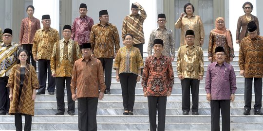 Komposisi pejabat Jokowi semuanya ucapan terima kasih