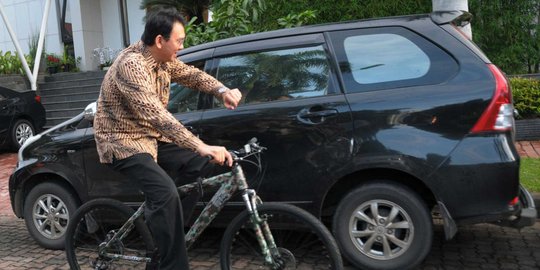 Ketika Ahok berteori motor dan mobil pribadi kuasai jalanan Jakarta