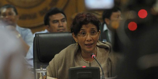 Menteri Amran grogi duduk di sebelah Susi Pudjiastuti