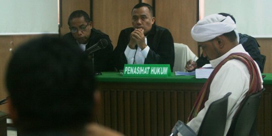 Koordinator FPI jalani sidang perdana terkait kasus kerusuhan demo