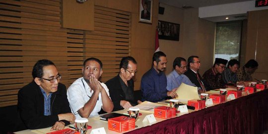 semua perlawanan komjen budi rev1