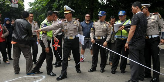 Polisi bawa Christopher dalam olah TKP Outlander maut hari ini