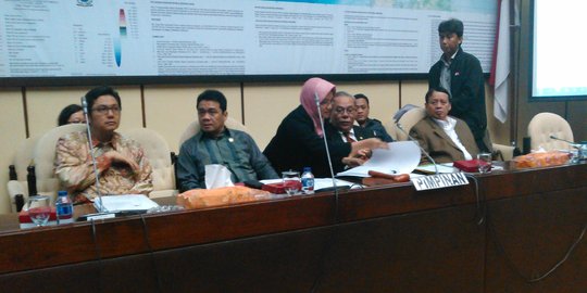 Komisi II DPR undang KPU rapat persiapan Pilkada serentak