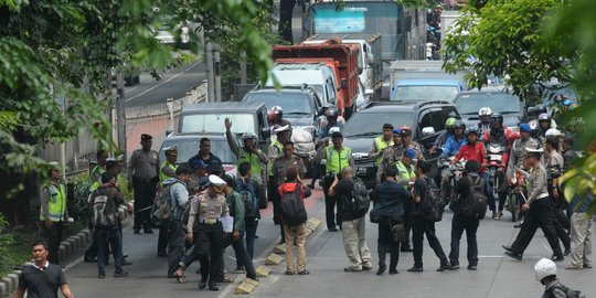 Gara-gara olah TKP Outlander maut, kawasan Pondok Indah macet parah