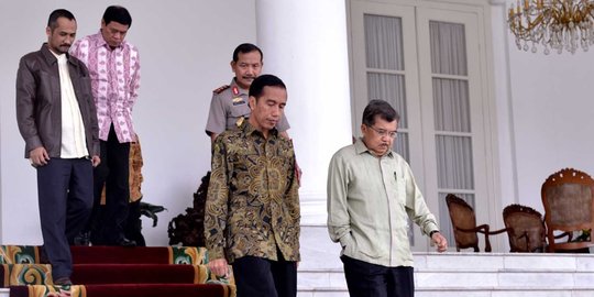 'Jokowi jangan berlindung di balik kata saya menghormati hukum'
