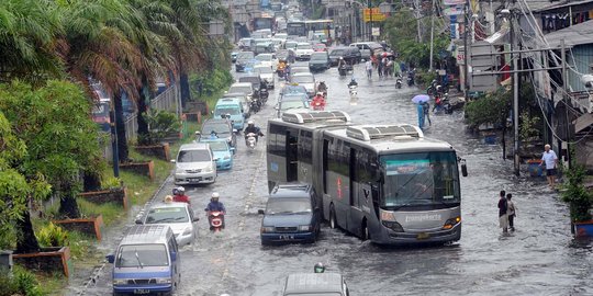 Jakarta masih banjir, Ahok didesak minta maaf ke warga