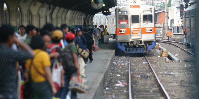 Hasil gambar untuk urbanisasi di indonesia