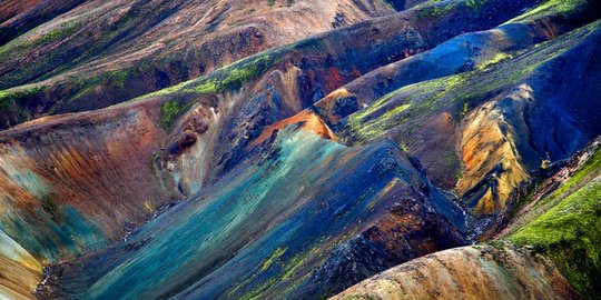 Brennisteinsalda, Indahnya Gunung Paling Warna-Warni di Islandia