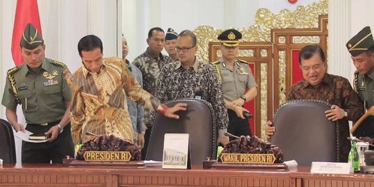 Seskab: Pemerintahan Jokowi tidak kenal 100 hari