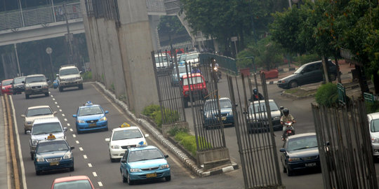 Politikus PDIP DKI minta tiang monorail tak usah dihancurkan