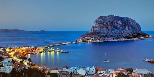 Monemvasia, kota sembunyi di lepas pantai Yunani