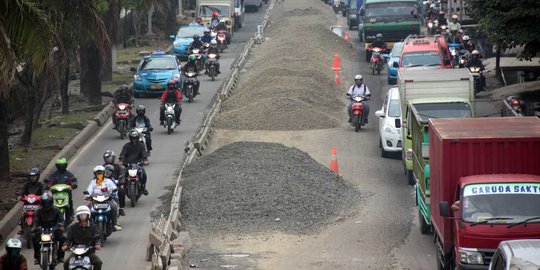 Ahok tuding jalan Jakarta rusak karena ada 'permainan' di Dinas PU