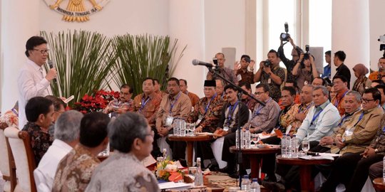 Giliran kepala daerah asal Sulawesi dan Papua curhat ke Jokowi