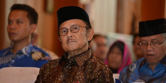 BJ Habibie soal kisruh KPK vs Polri: Jokowi sudah tepat!