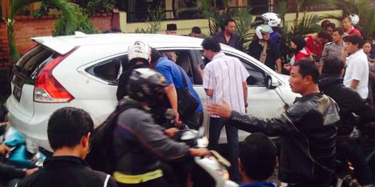 Di mobil CRV, Polres Depok temukan senapan, pistol hingga pen gun