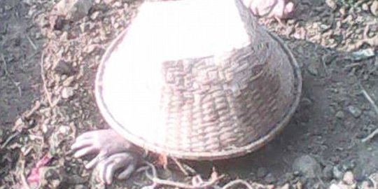 Ingin anak lelaki, bapak di India kubur putrinya hidup-hidup