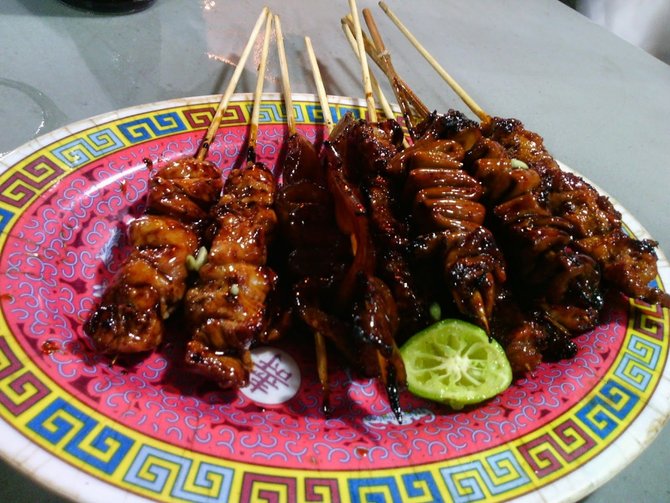 sate babi johan