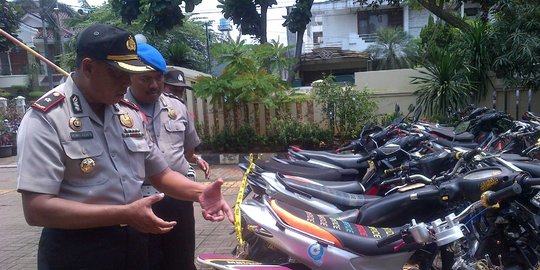 Puluhan anggota geng motor nekat balap liar di Bandara Hang Nadim