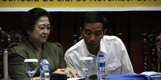 Daripada ditekan terus, Jokowi diminta untuk mundur dari PDIP