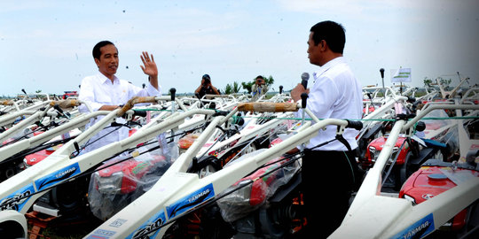 Jokowi janjikan 6 ribu traktor gratis untuk petani Jateng