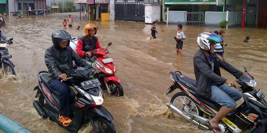 Hujan guyur Jakarta, sejumlah jalan kebanjiran