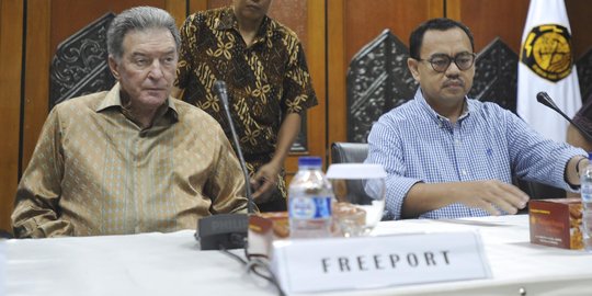 Bolehkan Freeport ekspor mineral mentah, Jokowi & Sudirman digugat