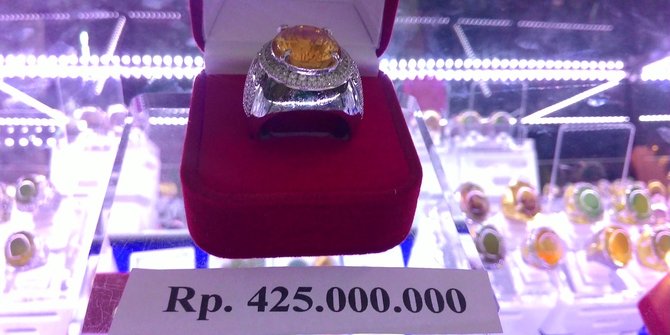 Batu yellow safir terjual Rp 675 juta di Atjeh Batee 