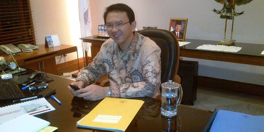 Emosionalnya Ahok, hobi ancam main pecat pejabat