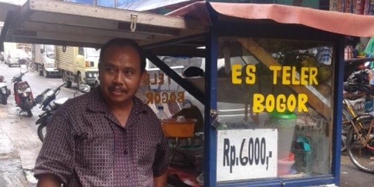 Penjual es teler keliling sukses sekolahkan 3 anak hingga sarjana