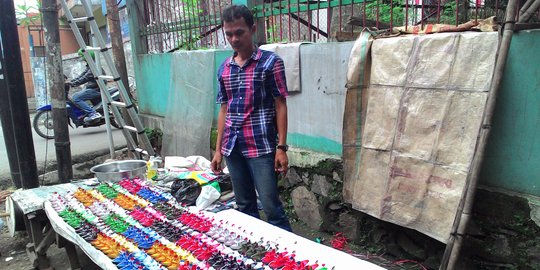 Nasib Adi terombang ambing bak kapal getek yang tergerus zaman