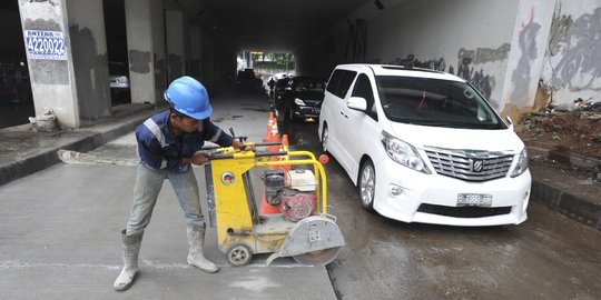 Pemprov DKI kebut perbaikan jalan rusak gara-gara banjir