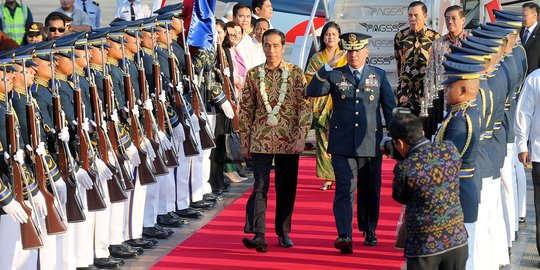 Tiba di Filipina, Presiden Jokowi disambut barisan militer