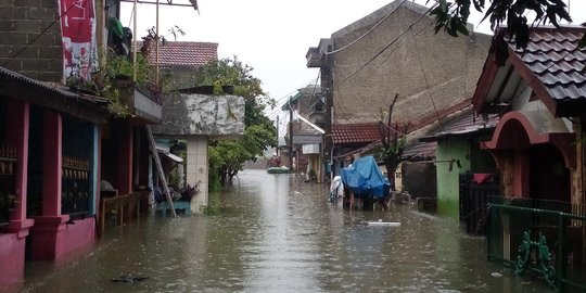 Banjir 1 meter, 400 KK Perumahan Total Persada Tangerang ngungsi
