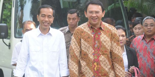 Ahok beri penjelasan banjir Jakarta, Jokowi senyam-senyum