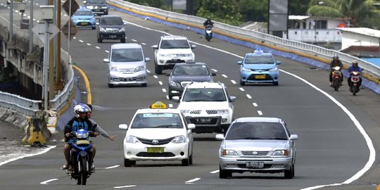 Jalanan Grogol kebanjiran, Tol Pluit-Slipi dibuka bagi sepeda motor