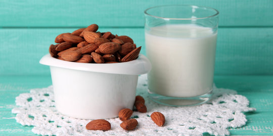 Susu almond, sahabat terbaik untuk turunkan berat badan