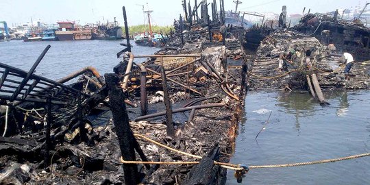 Kebakaran di Pelabuhan Tenau NTT, 1 KMP milik Dishub ikut hangus